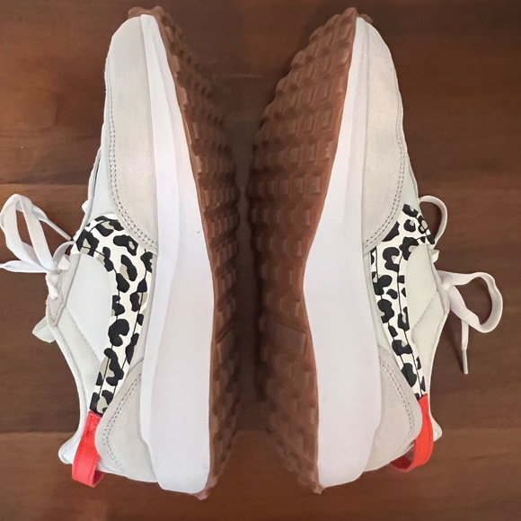 Nike Waffle Debut Running Shoe - Women's 9.5 - Leopard Print - Picture 4 of 7